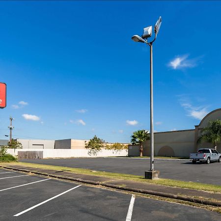 Econo Lodge Baytown Exteriör bild