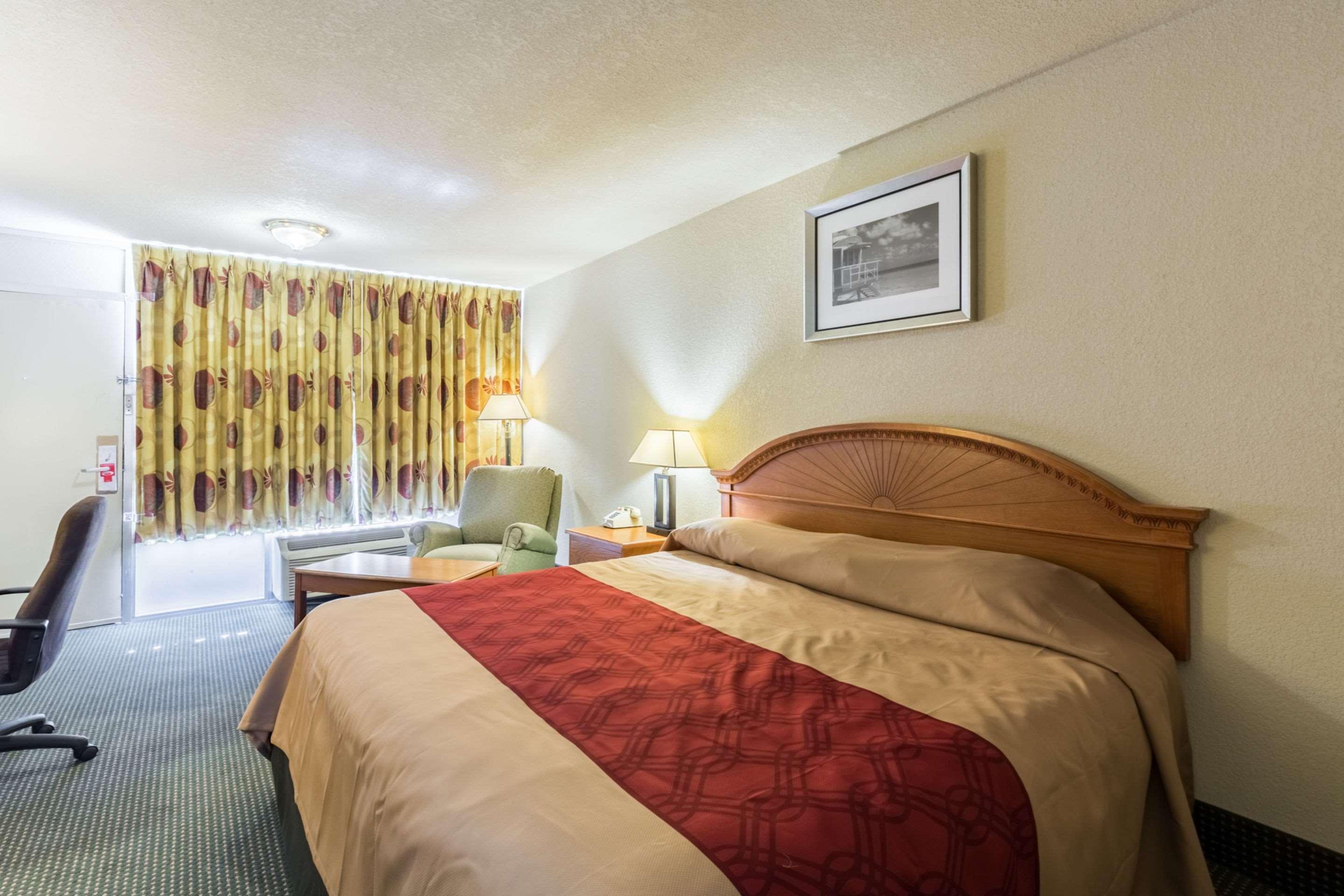 Econo Lodge Baytown Exteriör bild