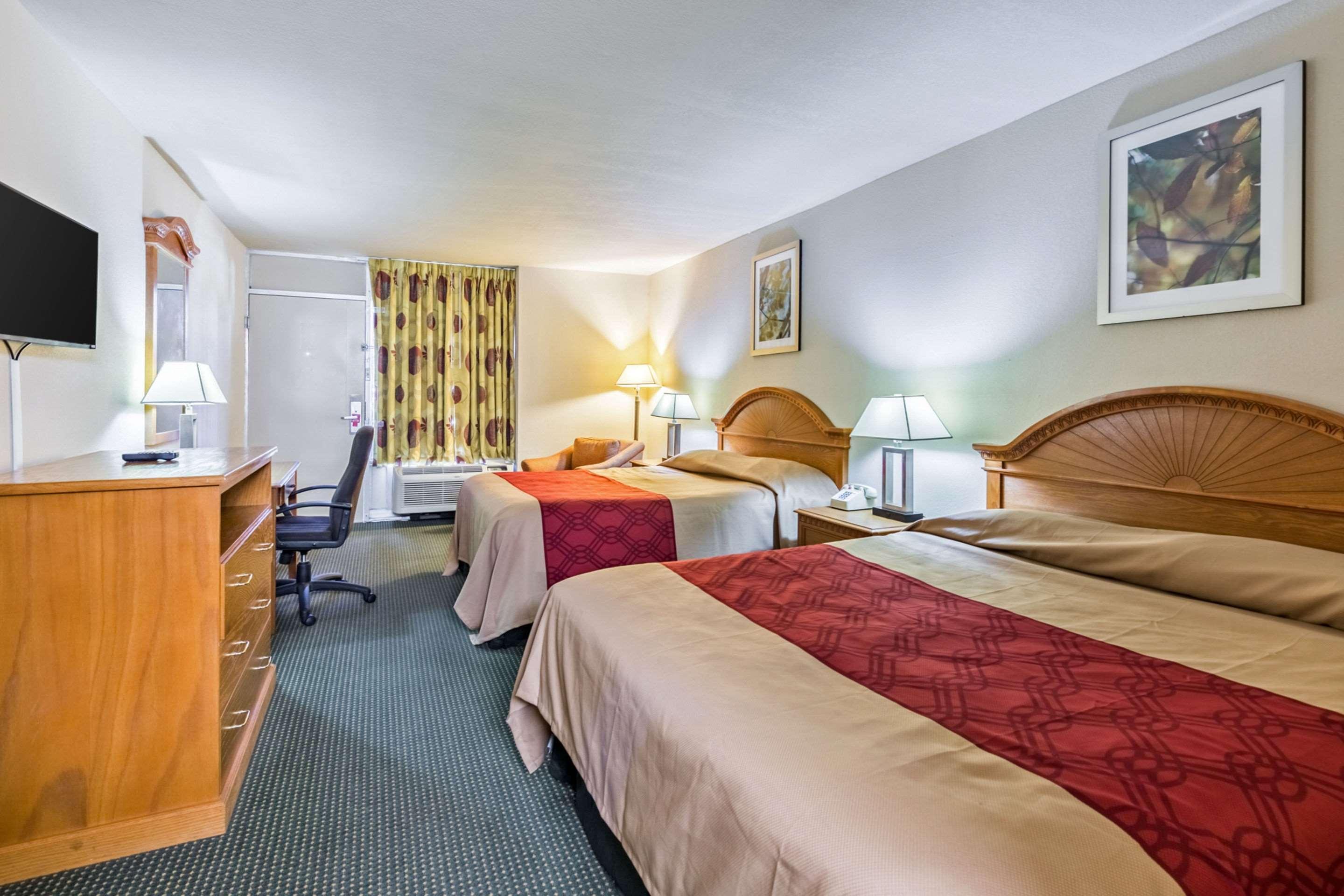 Econo Lodge Baytown Exteriör bild