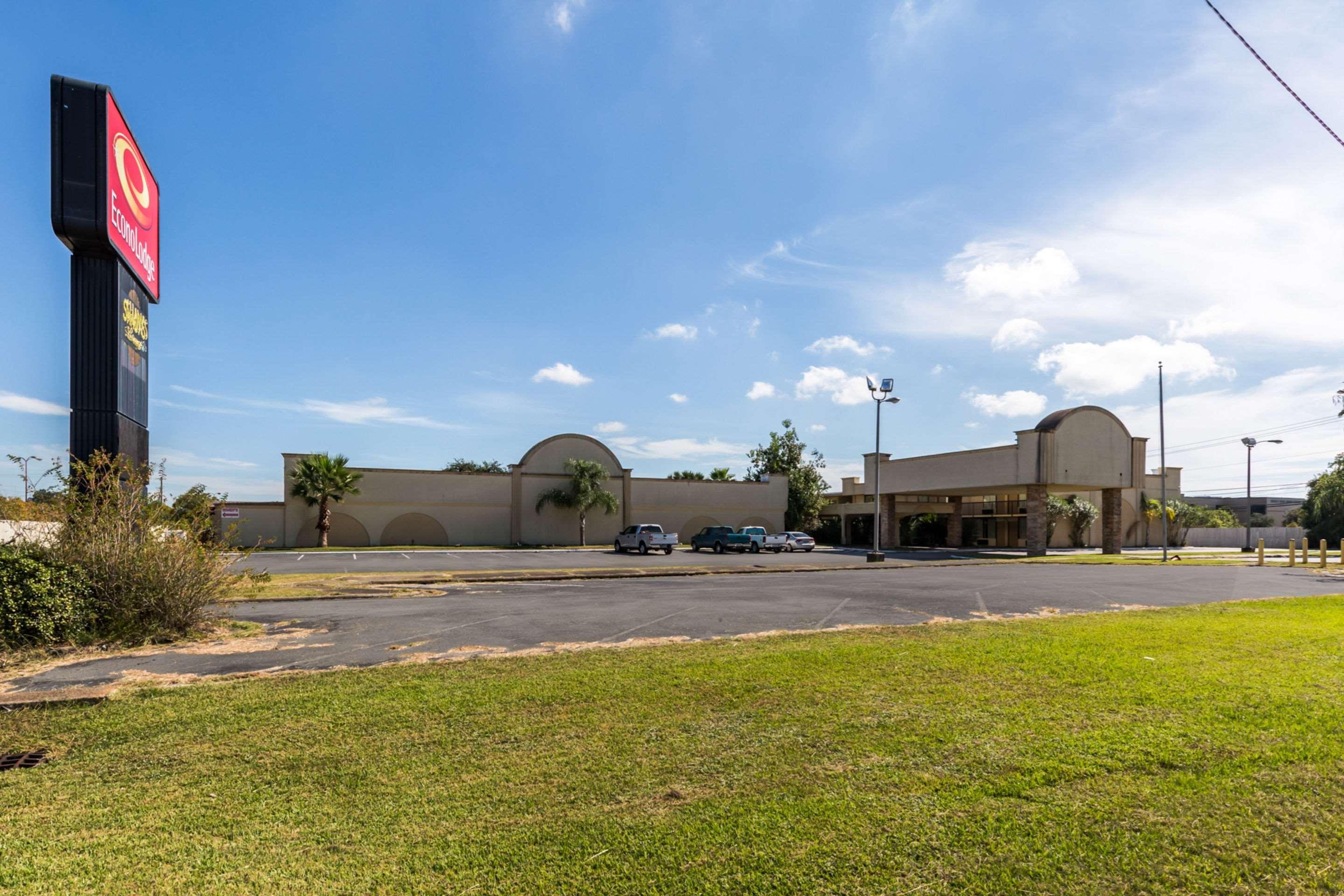 Econo Lodge Baytown Exteriör bild