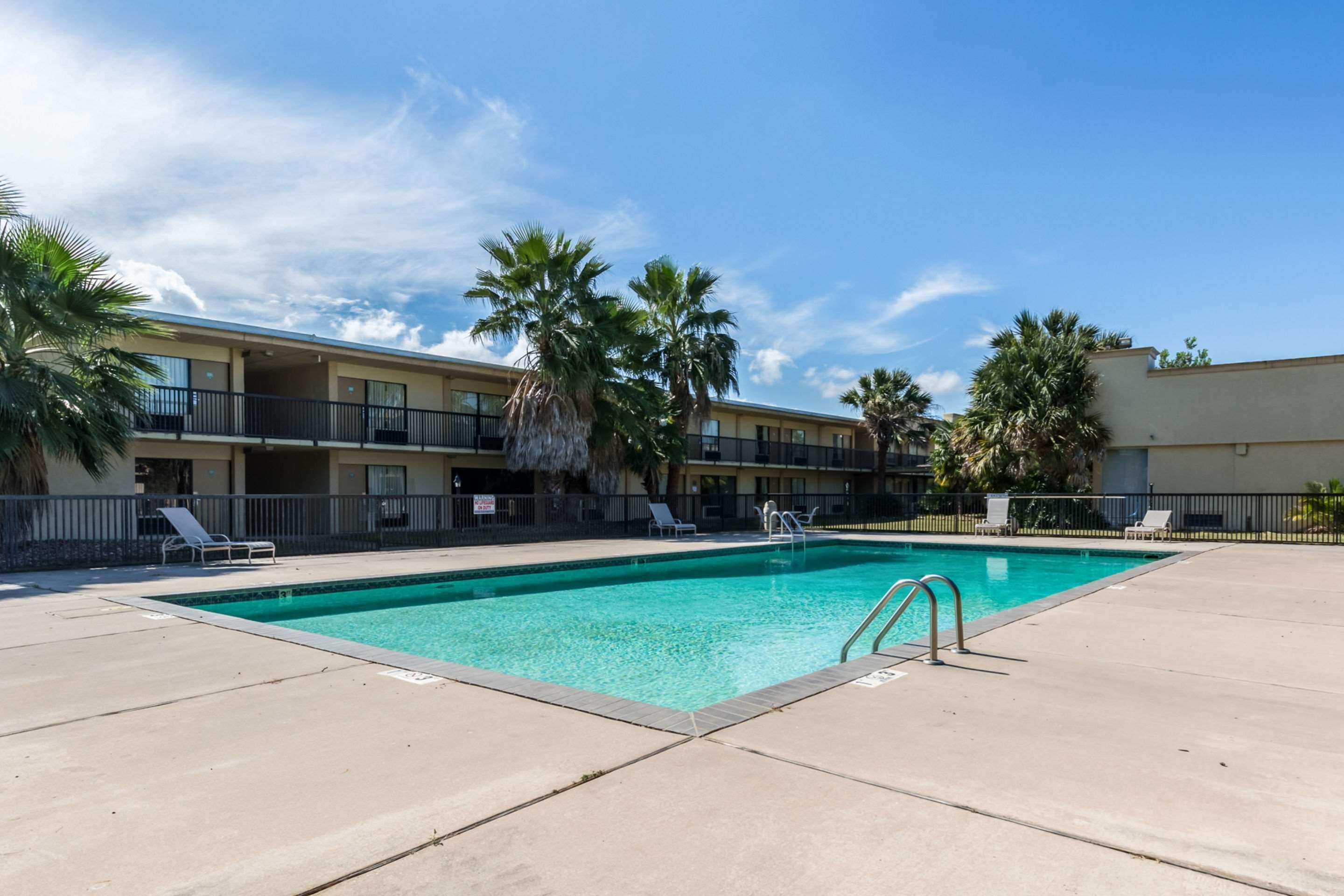 Econo Lodge Baytown Exteriör bild