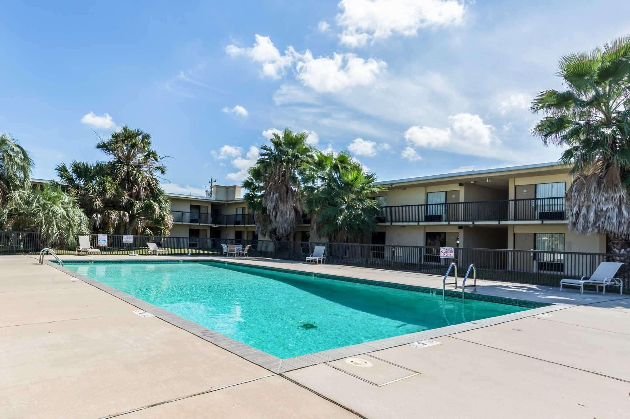 Econo Lodge Baytown Exteriör bild